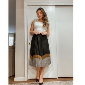 Pleated midi skirt